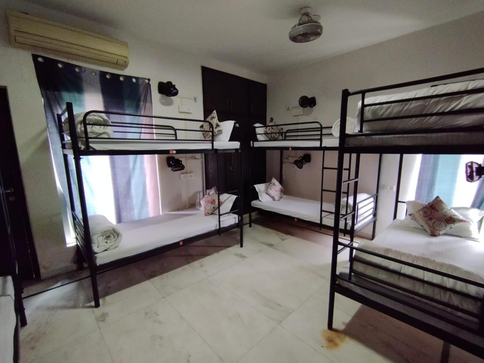 A Sleepy Fox Hostel New Delhi Exterior foto